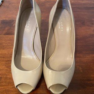 Gucci open toed sandals